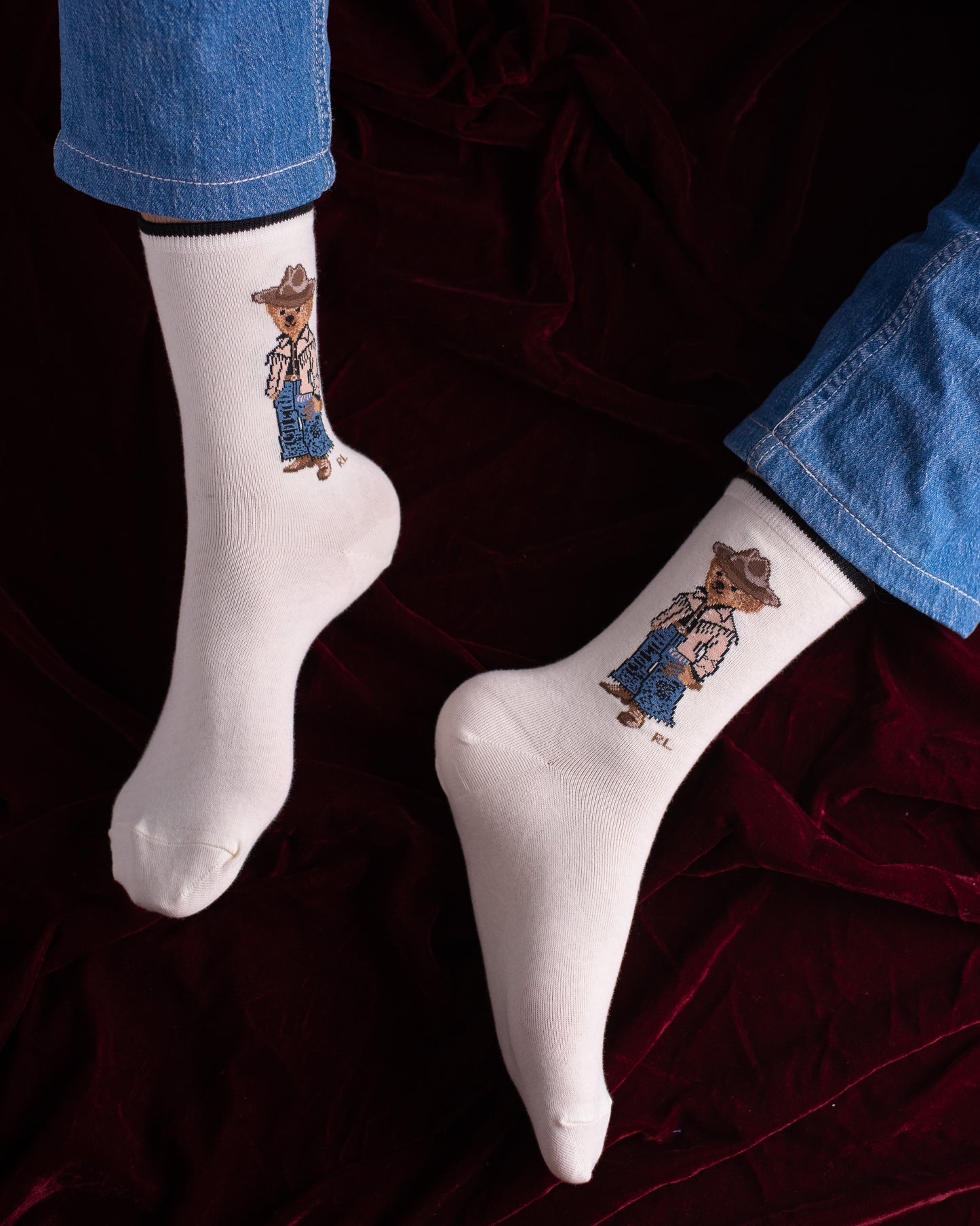 White Aunt Bear Funky Socks SN42